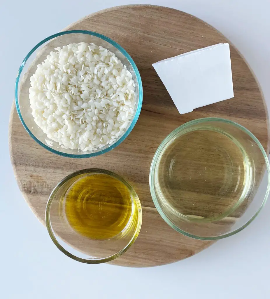 ingredients for homemade beeswax lip balm