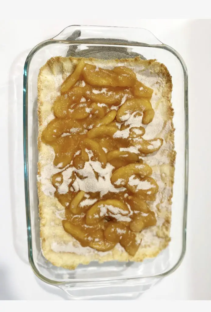 canned apple pie filling and cinnamon sugar on gluten free yellow cake mix crust 