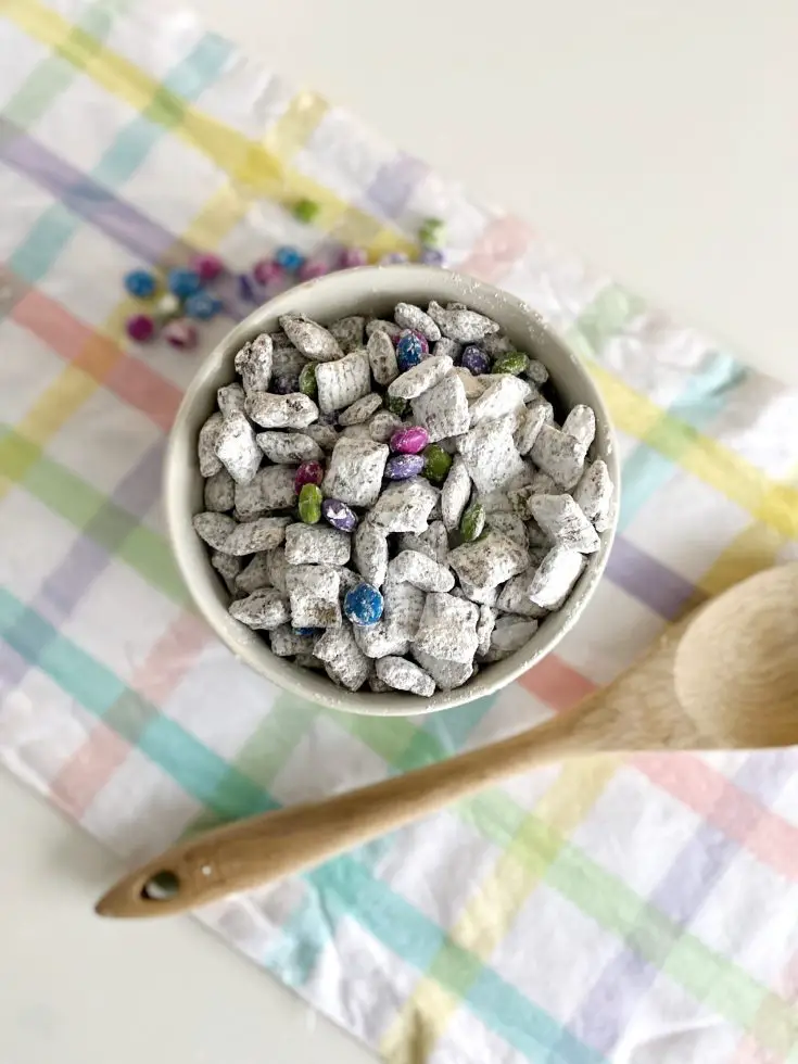 Gluten Free Easter Puppy Chow {Dye Free}